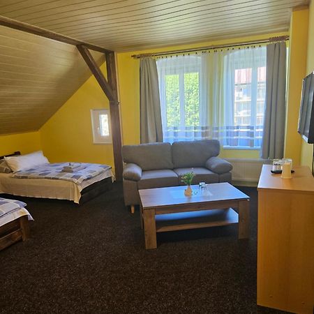 Guest House Pod Lesem Merklin Exterior foto