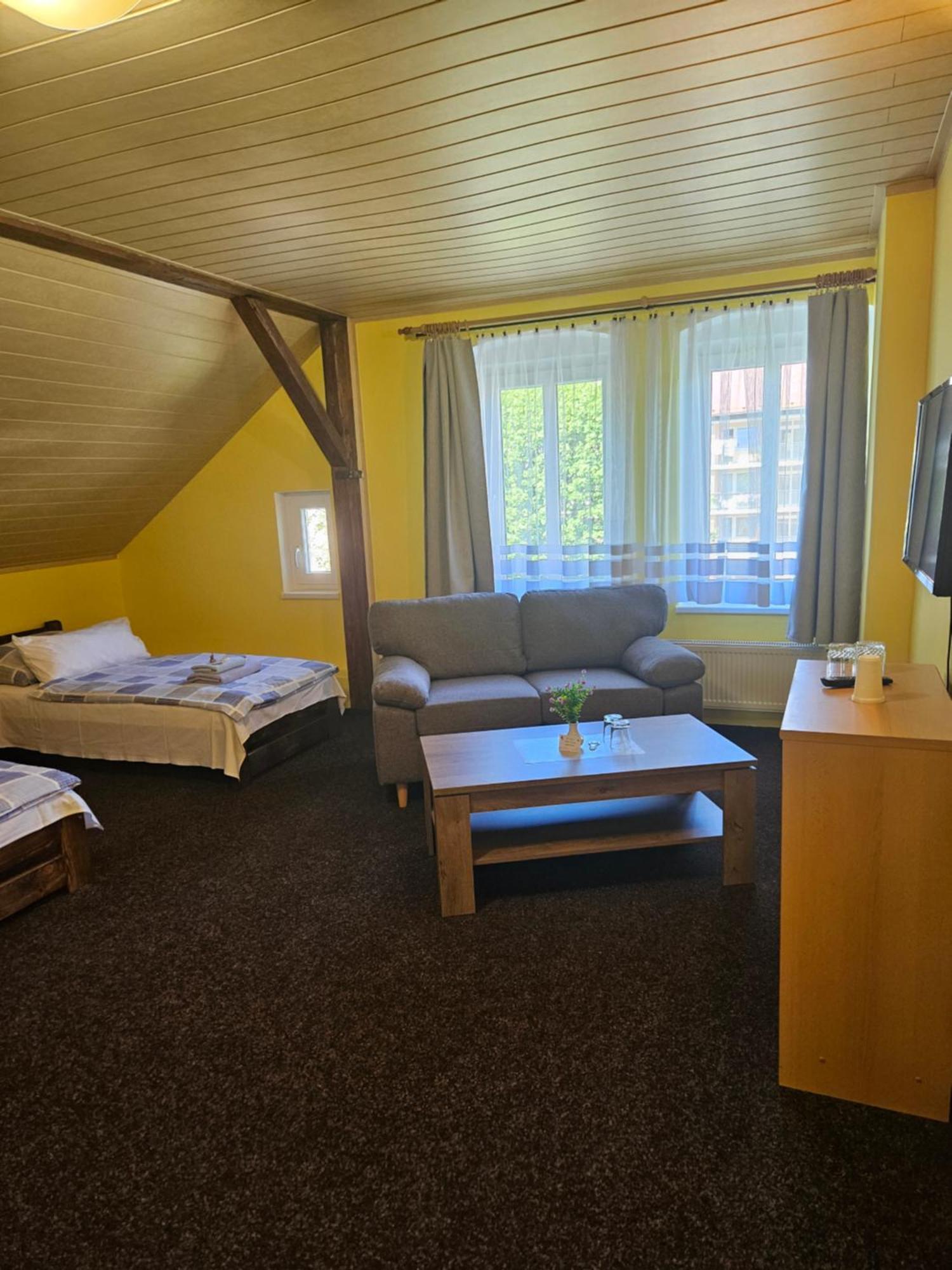 Guest House Pod Lesem Merklin Exterior foto