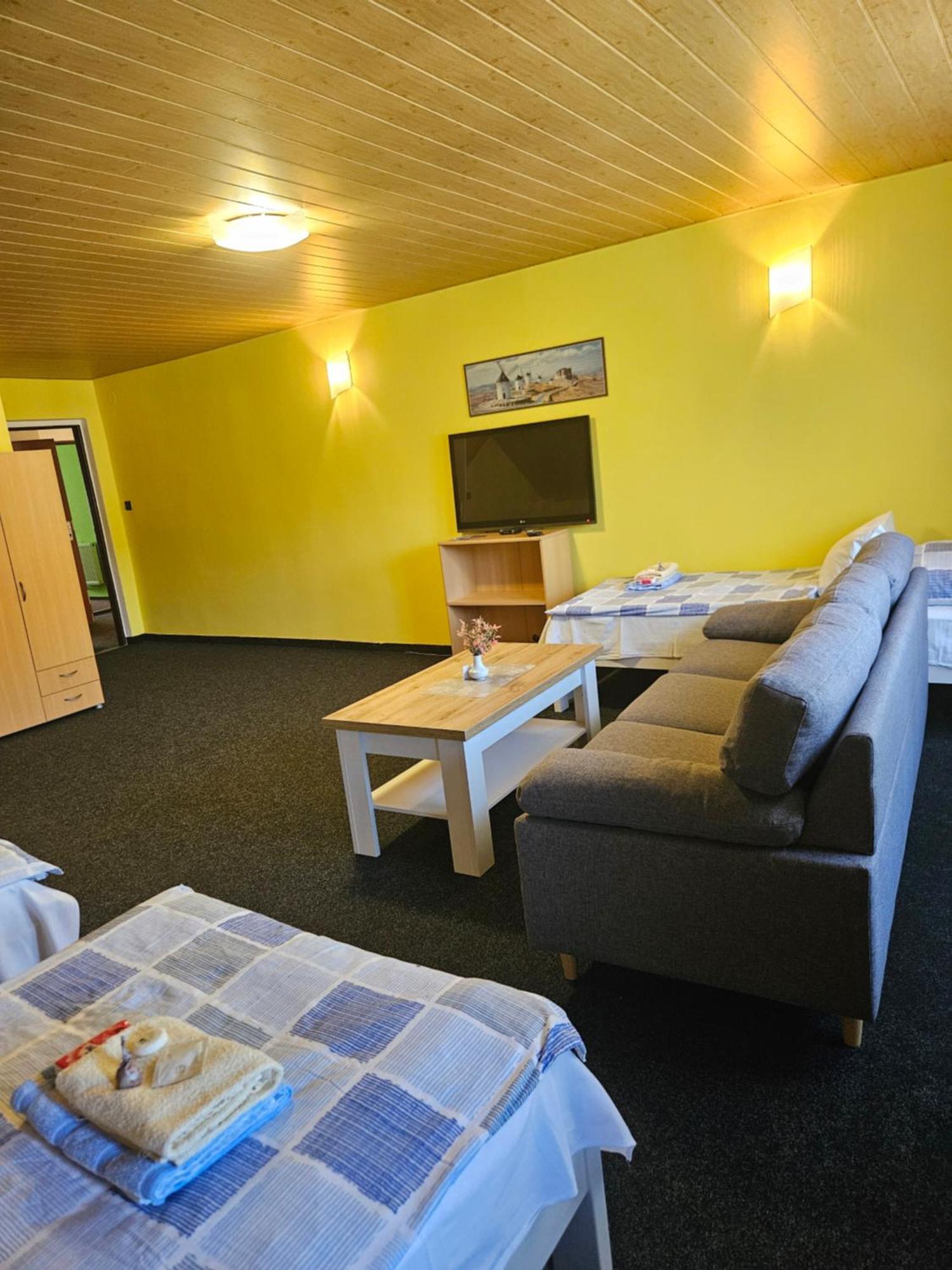 Guest House Pod Lesem Merklin Exterior foto